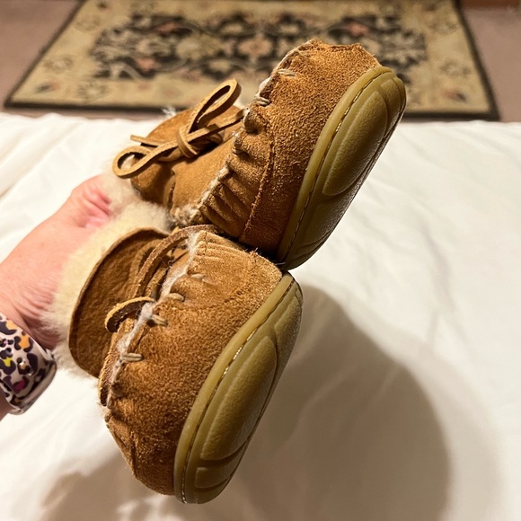 SOLD!! Ladies Sz 7 LL Bean Wicked Good Sheep Shearling Moccasin Slippers - Picture 8 of 16